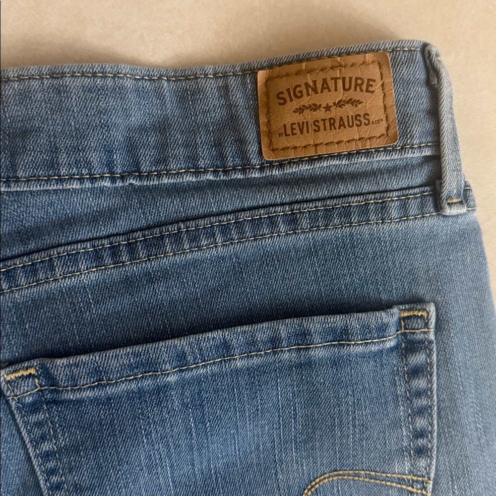 Levi's Mid Rise Skinny Jeans - Light Blueπ― - Picture 4 of 7